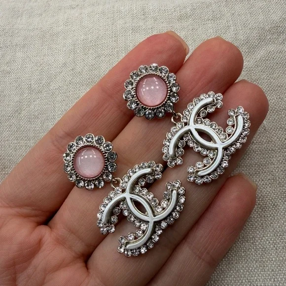 💗Chanel Pink Cabochon CC Crystal Drop Earrings✨ - Picture 6 of 12